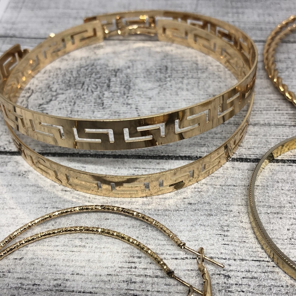 Bundle lot 5 gold tone statement earrings textured + medium large/big. - Picture 2 of 7